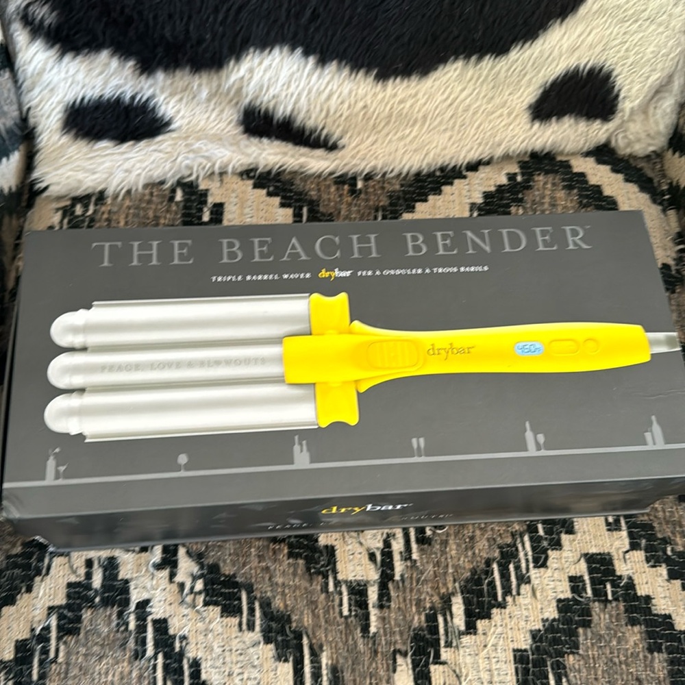 Dry Bar The Beach Bender Triple Barrel Waver never used